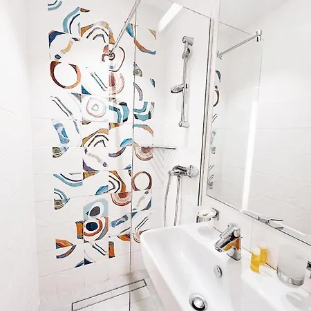 Favorit Hotel 3*