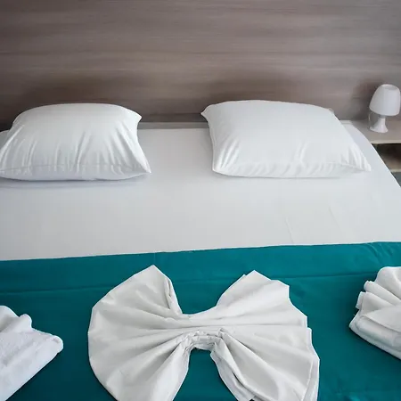 Favorit Hotel 3*