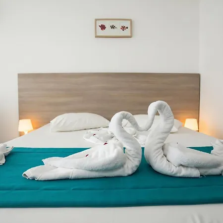 Favorit Hotel 3*