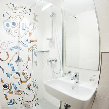 Hotel Favorit 3*