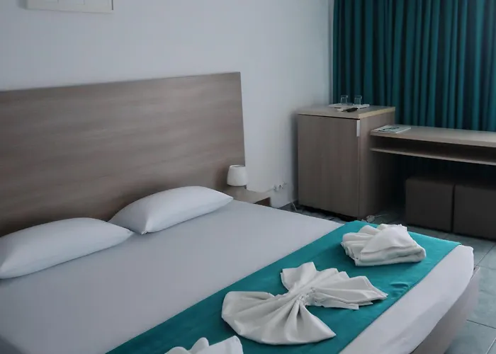 Ξενοδοχείο Favorit 3*